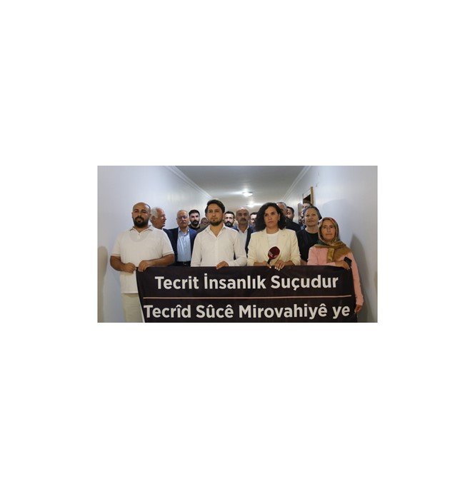 JI ÇAPEMENÎ Û RAYA GIŞTÎ ​​RE, li hemberî vê polîtîkaya tecrîdê ku nayê qebûlkirin dengê xwe bilind bikin.,